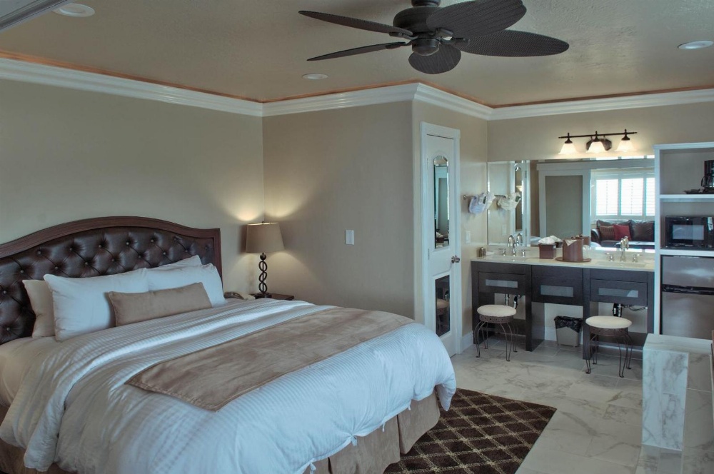 Lovers Point Inn